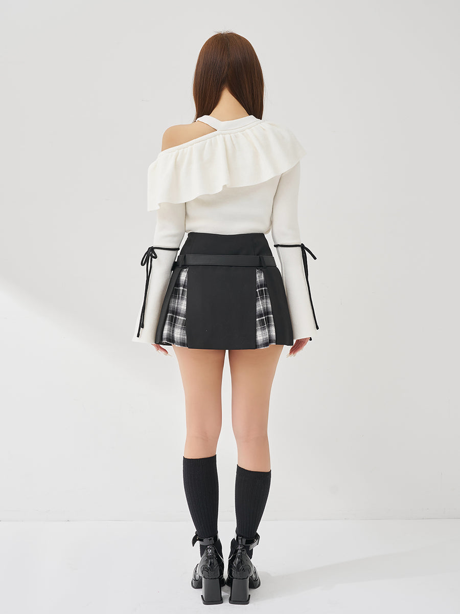 モデル：156cm（着用サイズ：FREE　着用カラー：IVO）