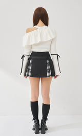 モデル：156cm（着用サイズ：FREE　着用カラー：IVO）