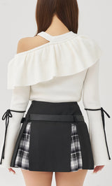 モデル：156cm（着用サイズ：FREE　着用カラー：IVO）