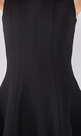 モデル：156cm（着用サイズ：FREE　着用カラー：BLK）
