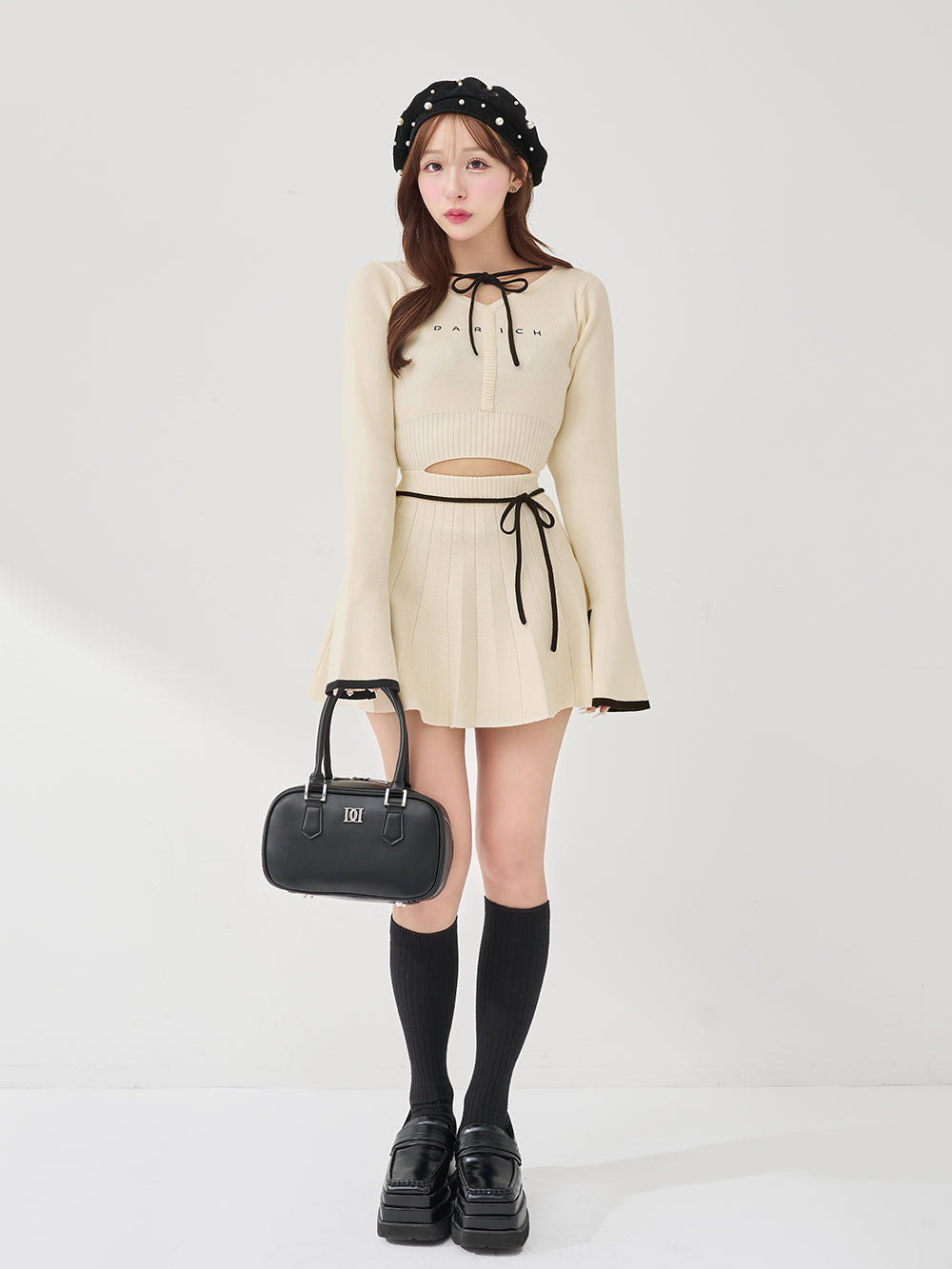 モデル：156cm（着用サイズ：FREE　着用カラー：IVO）