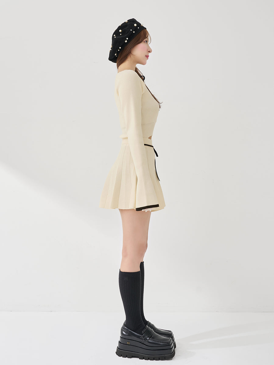 モデル：156cm（着用サイズ：FREE　着用カラー：IVO）