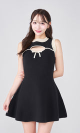 モデル：156cm（着用サイズ：FREE　着用カラー：BLK）