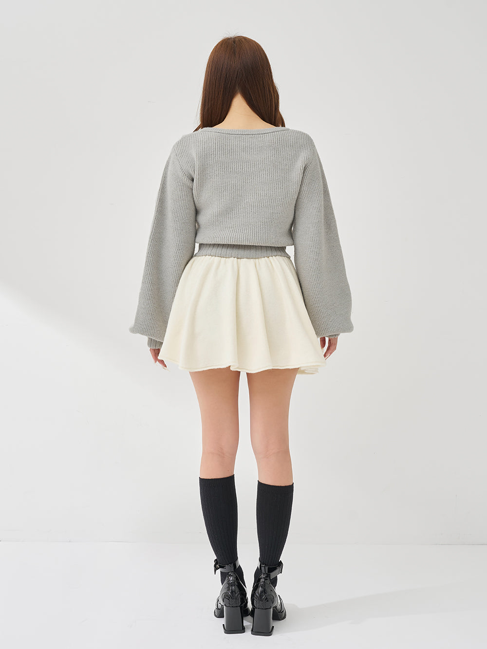 モデル：156cm（着用サイズ：FREE　着用カラー：IVO）