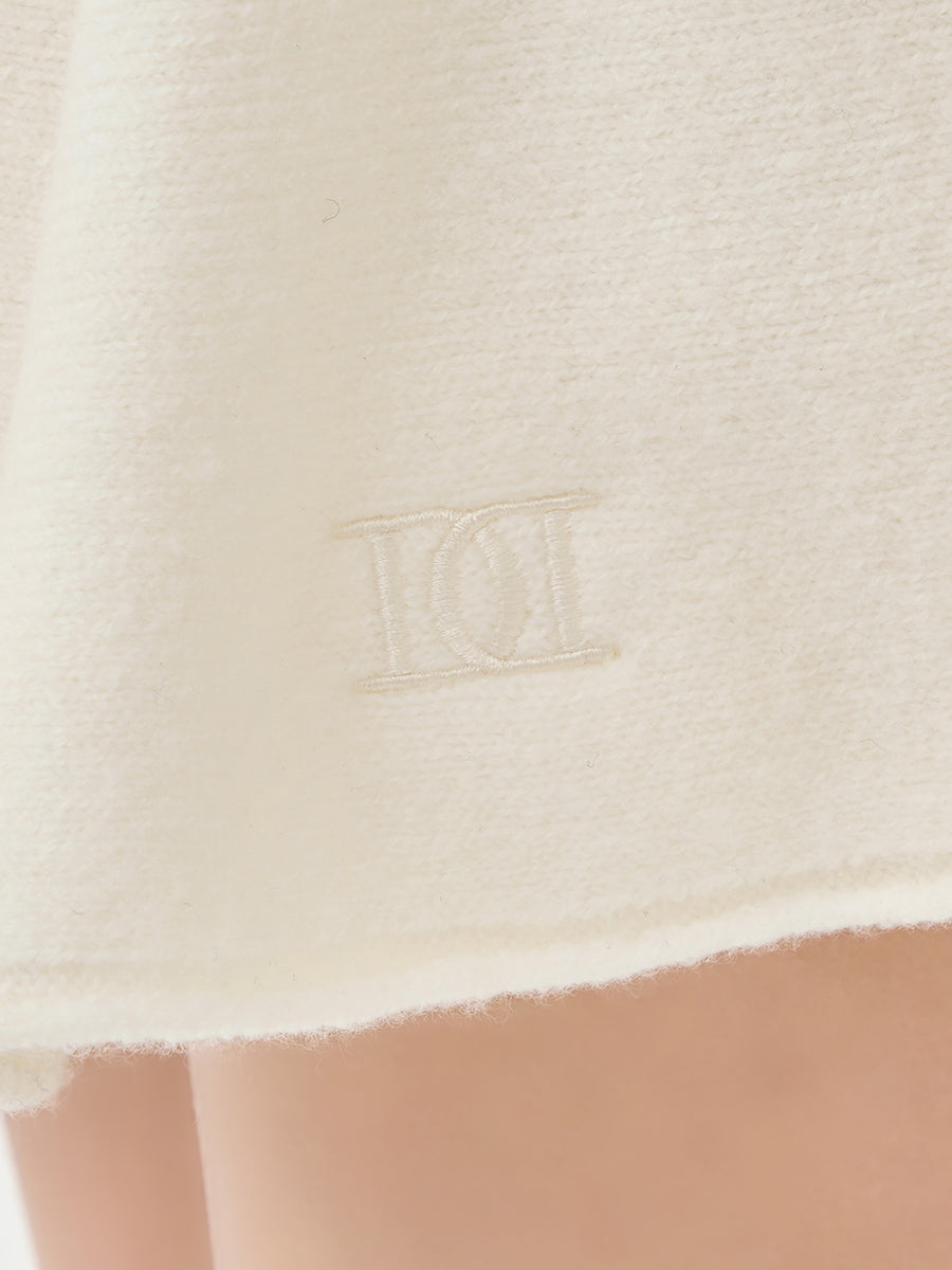 モデル：156cm（着用サイズ：FREE　着用カラー：IVO）