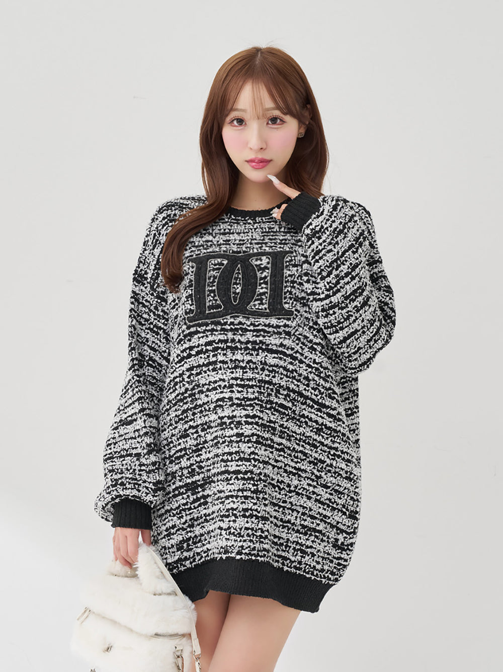 モデル：156cm（着用サイズ：FREE　着用カラー：BLK）