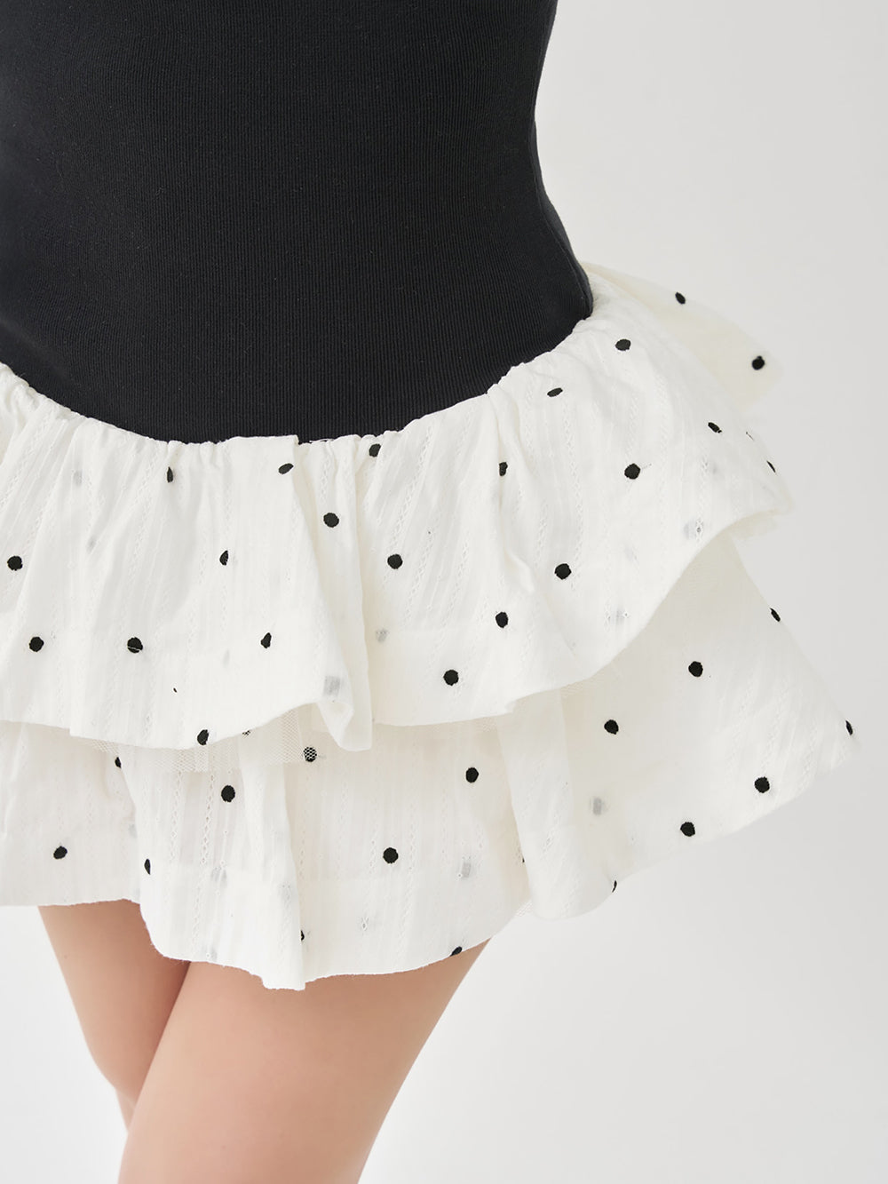 モデル：156cm（着用サイズ：FREE　着用カラー：WHT）