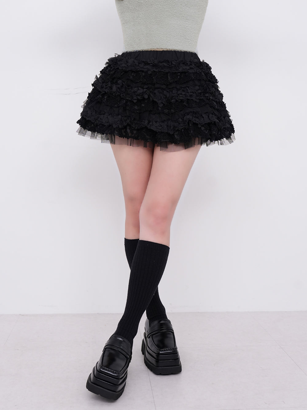 モデル：156cm（着用サイズ：FREE　着用カラー：BLK）