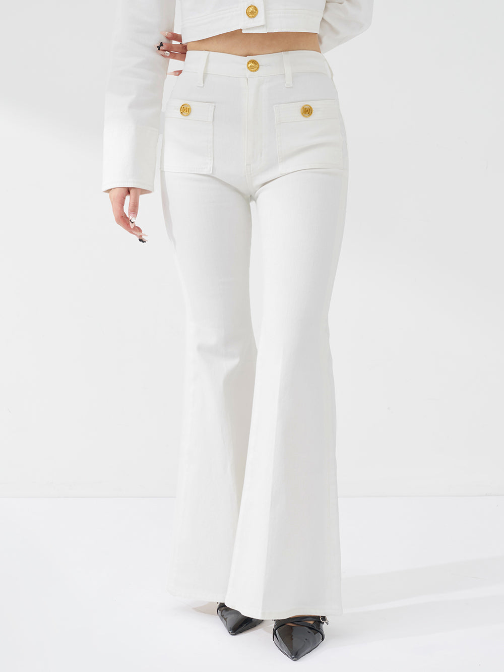 モデル：156cm（着用サイズ：S　着用カラー：WHT）