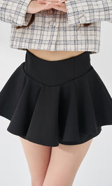 モデル：156cm（着用サイズ：FREE　着用カラー：BLK）