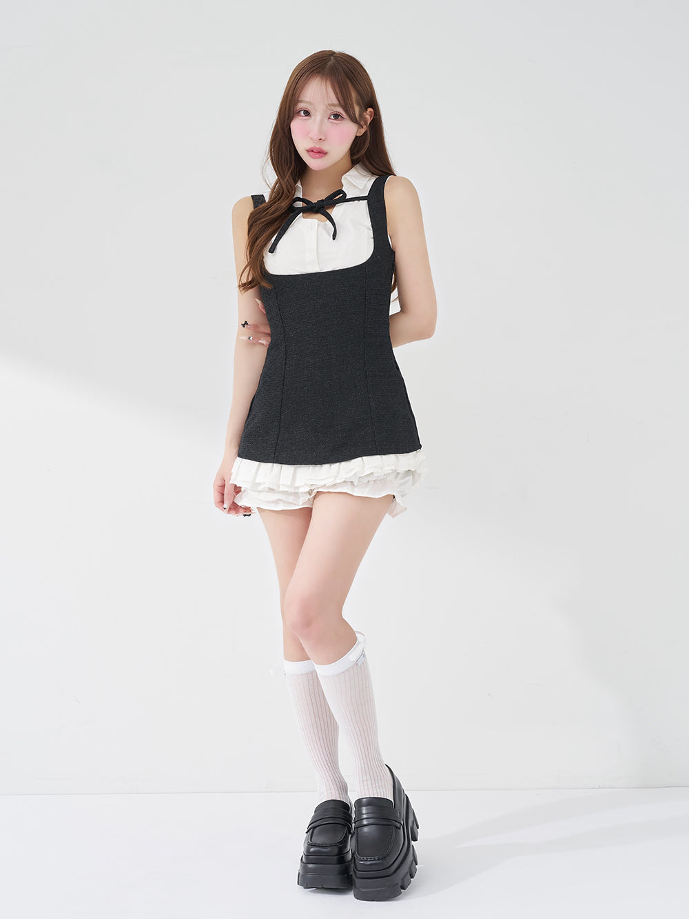 モデル：156cm（着用サイズ：FREE　着用カラー：BLK）