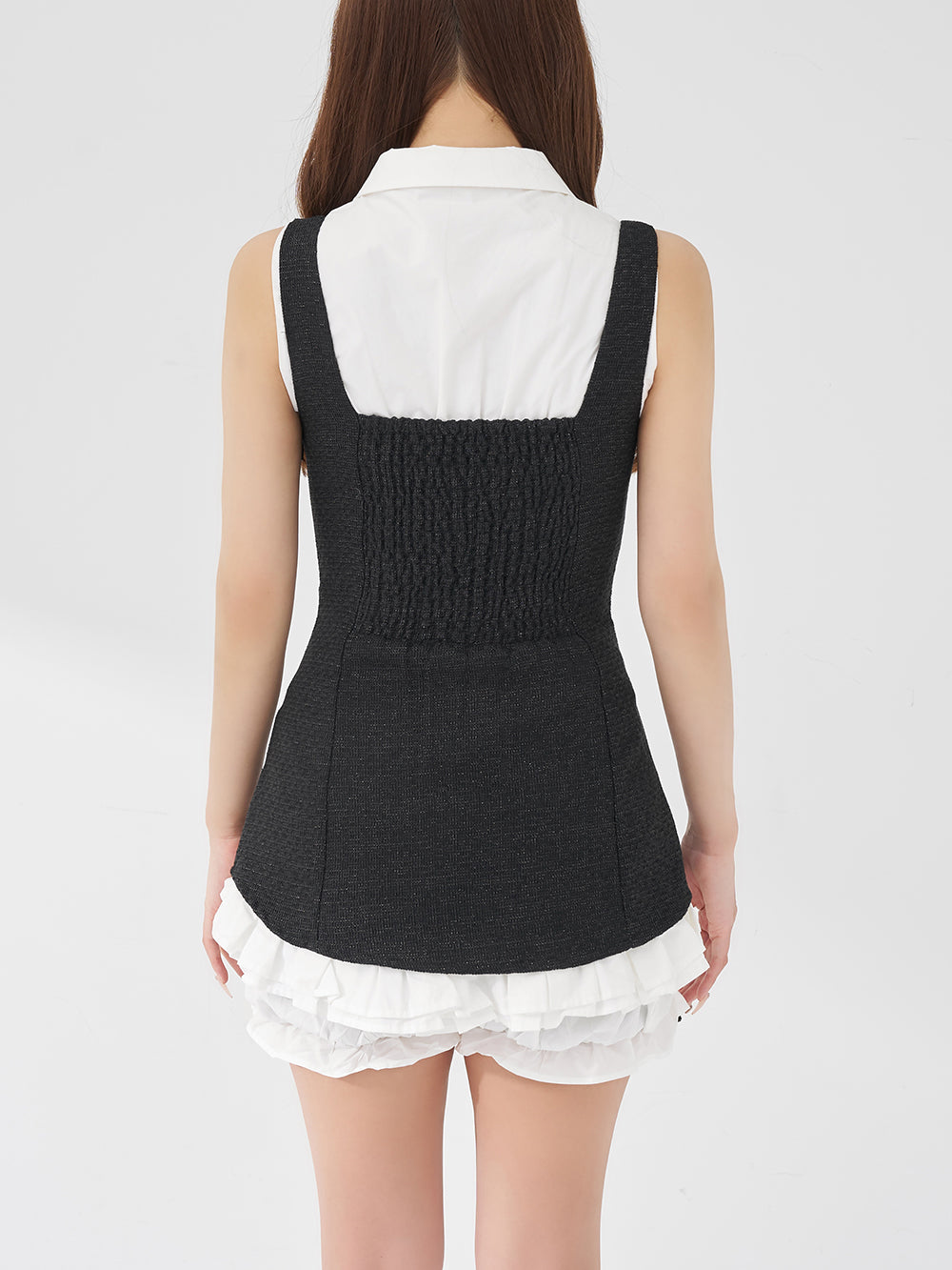 モデル：156cm（着用サイズ：FREE　着用カラー：BLK）