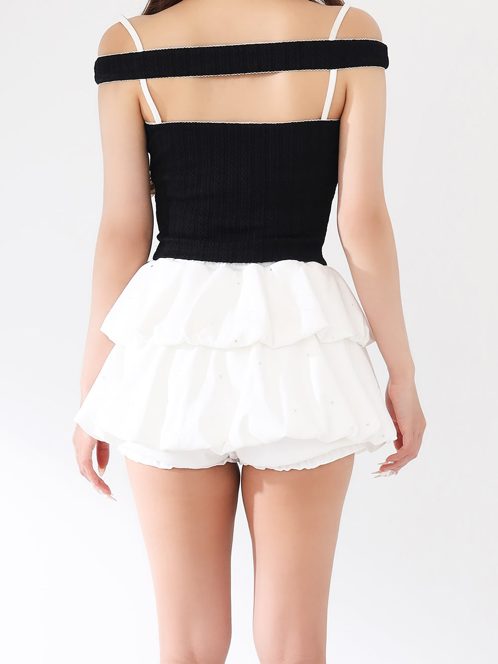 モデル：156cm（着用サイズ：FREE　着用カラー：WHT）