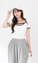 モデル：156cm（着用サイズ：FREE　着用カラー：WHT）