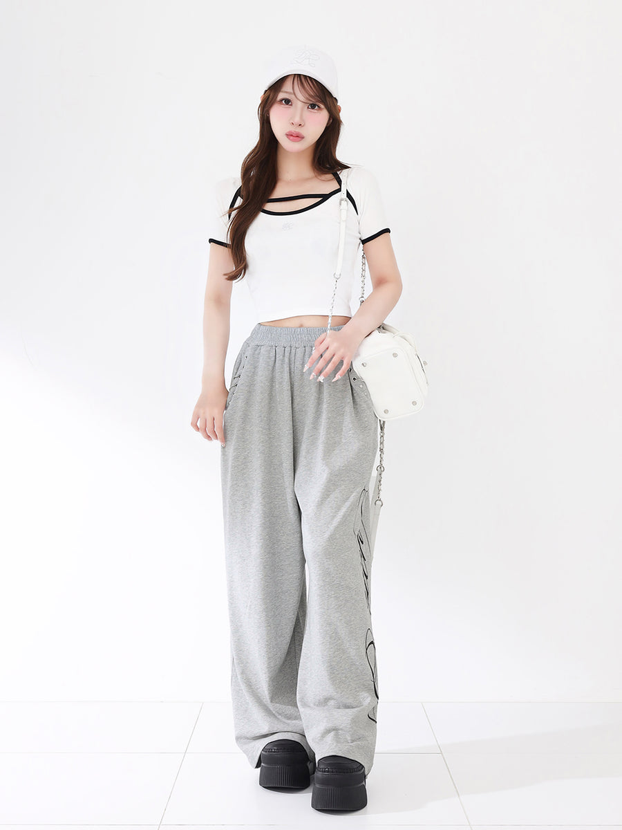 モデル：156cm（着用サイズ：FREE　着用カラー：WHT）