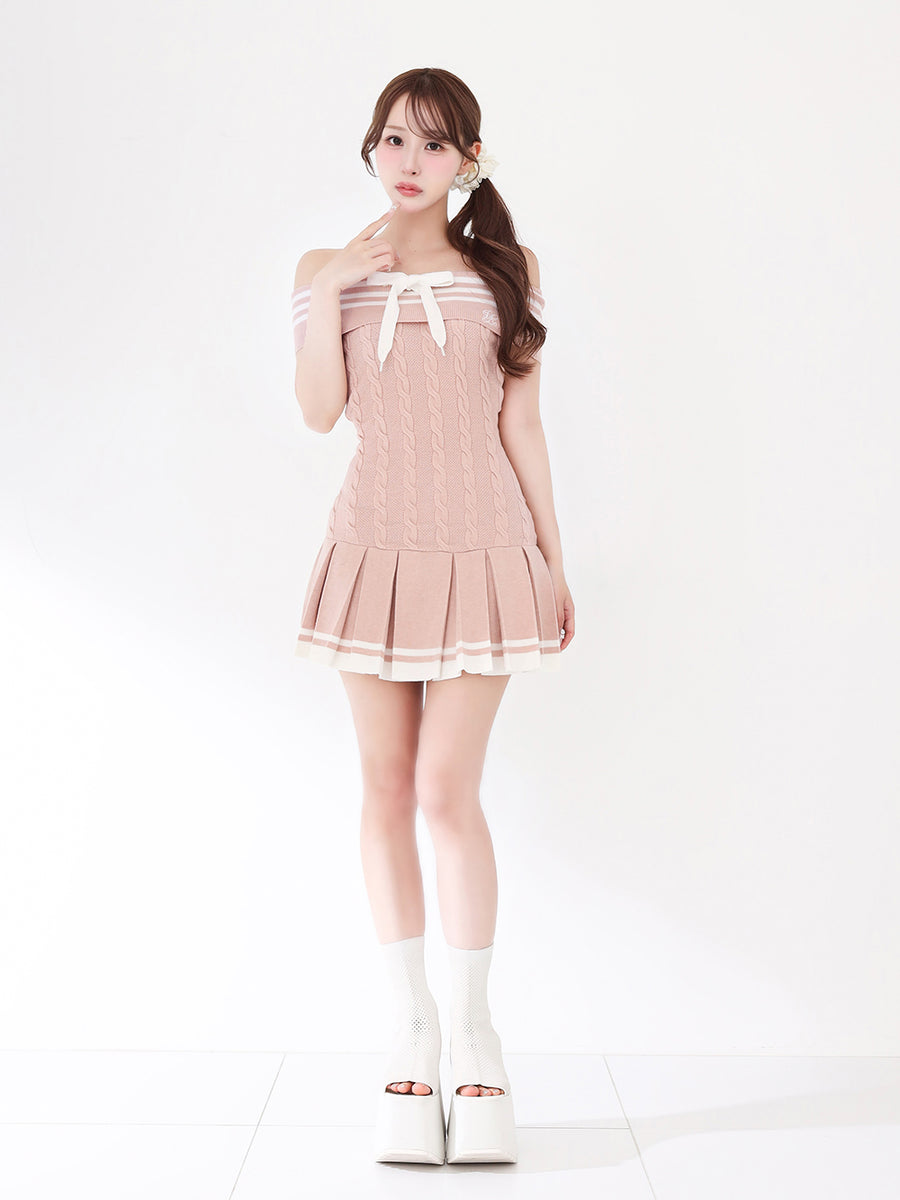 モデル：156cm（着用サイズ：FREE　着用カラー：PNK）