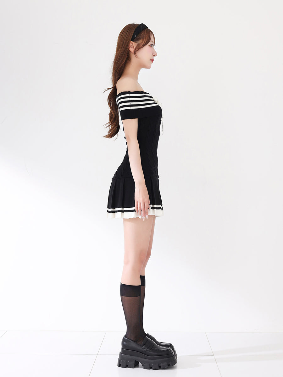モデル：156cm（着用サイズ：FREE　着用カラー：BLK）