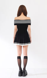 モデル：156cm（着用サイズ：FREE　着用カラー：BLK）