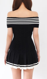 モデル：156cm（着用サイズ：FREE　着用カラー：BLK）