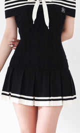モデル：156cm（着用サイズ：FREE　着用カラー：BLK）
