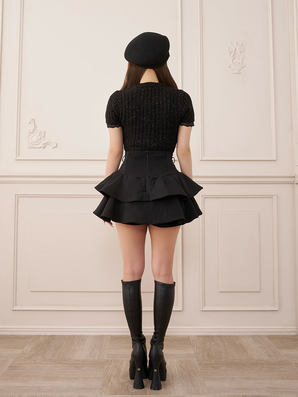 モデル：156cm（着用サイズ：FREE　着用カラー：BLK）
