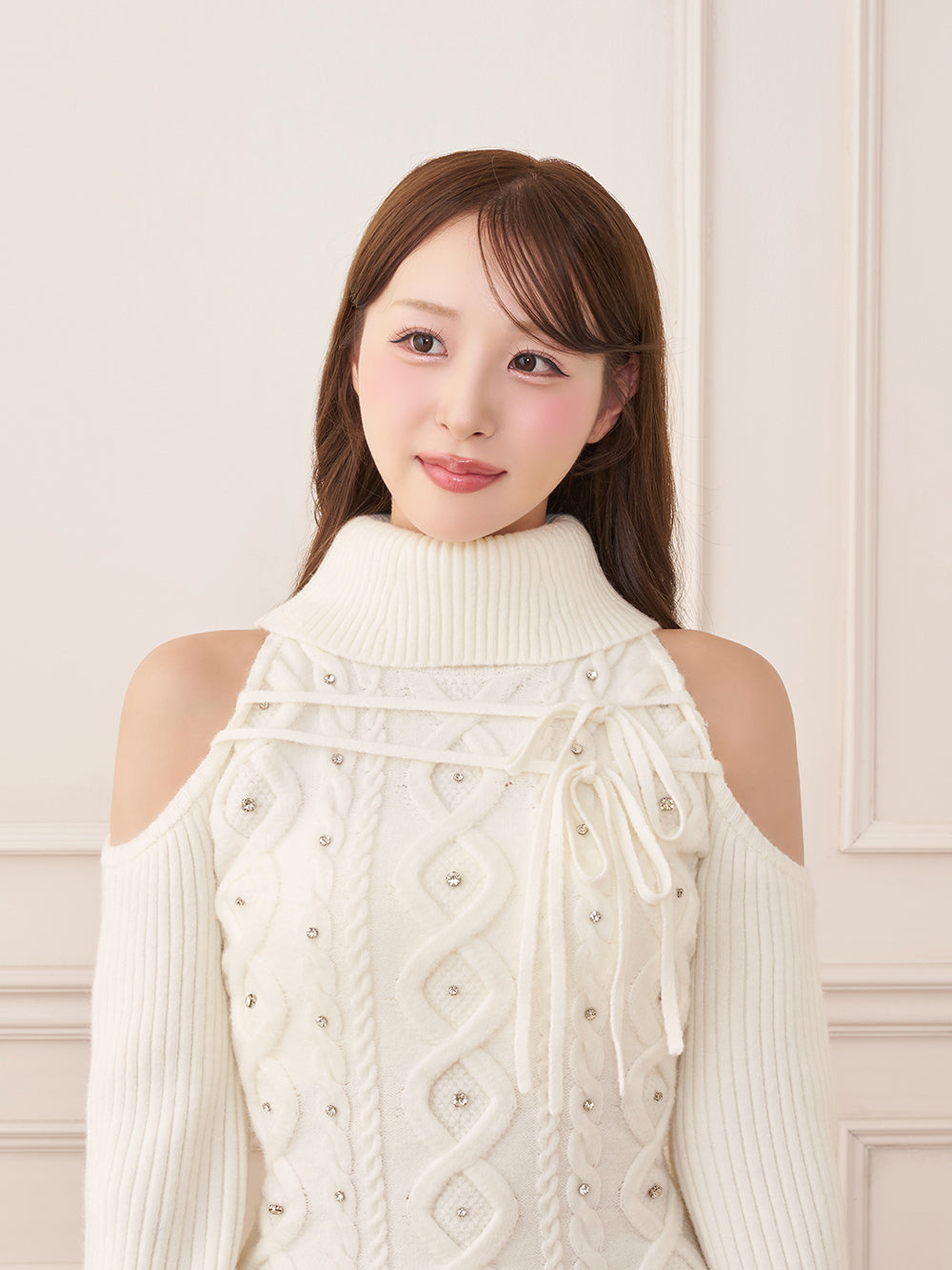 モデル：156cm（着用サイズ：FREE　着用カラー：WHT）