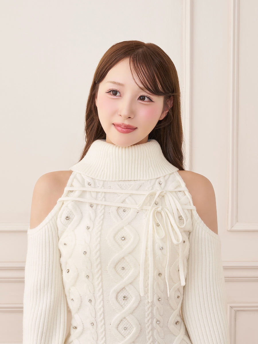モデル：156cm（着用サイズ：FREE　着用カラー：WHT）
