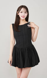 モデル：156cm（着用サイズ：FREE　着用カラー：BLK）