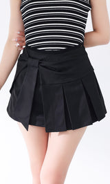 モデル：156cm（着用サイズ：S　着用カラー：BLK）