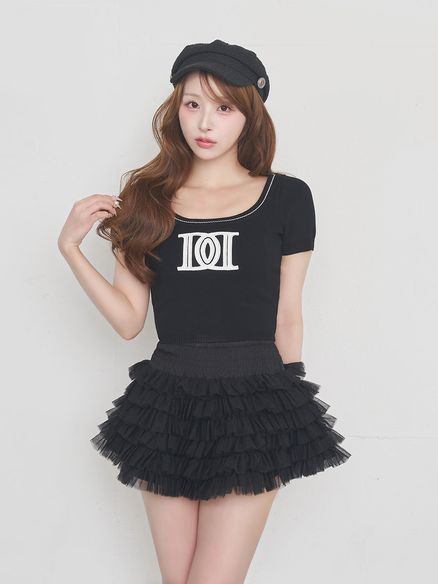 モデル：156cm（着用サイズ：FREE　着用カラー：BLK）