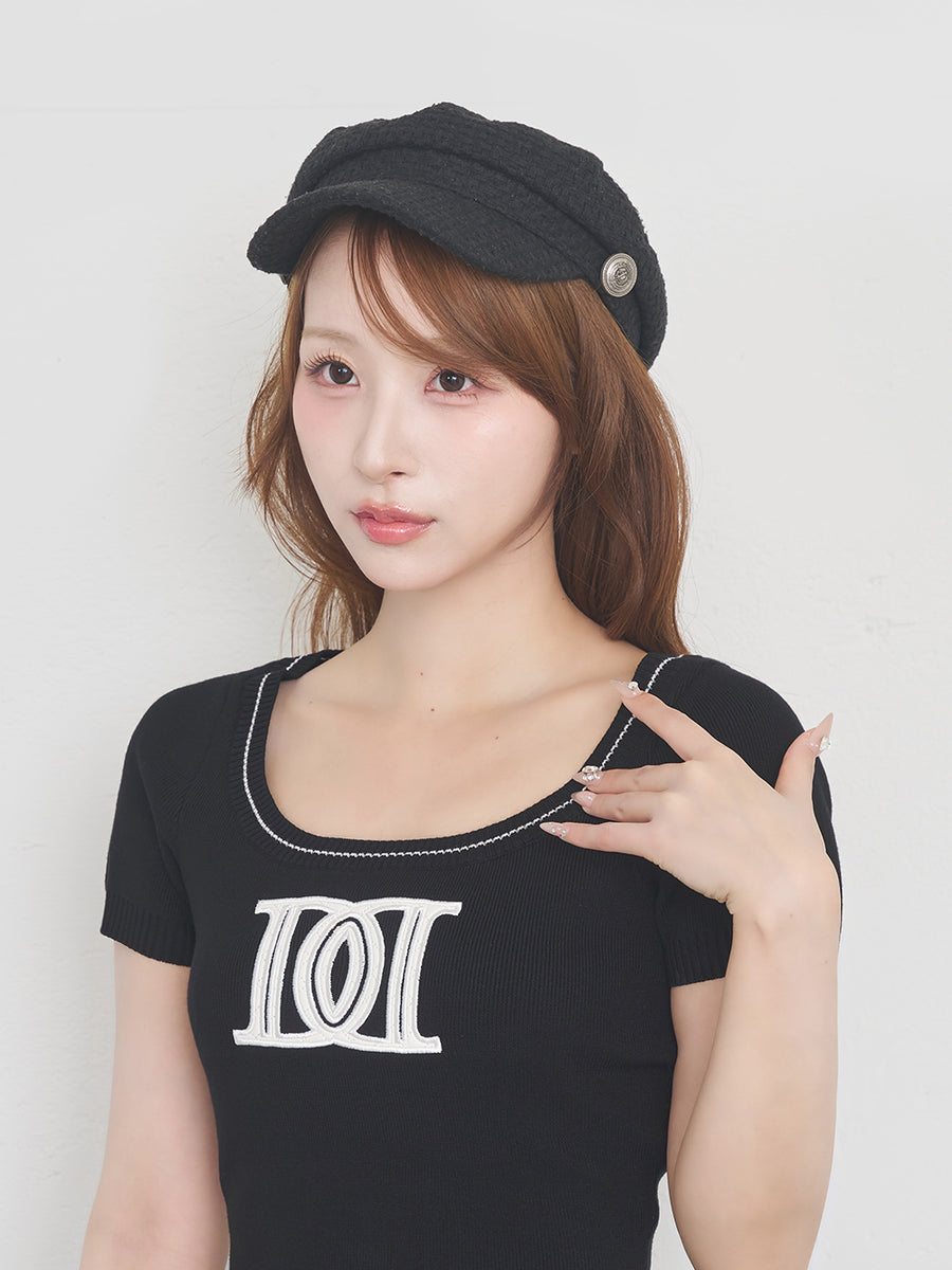 モデル：156cm（着用サイズ：FREE　着用カラー：BLK）