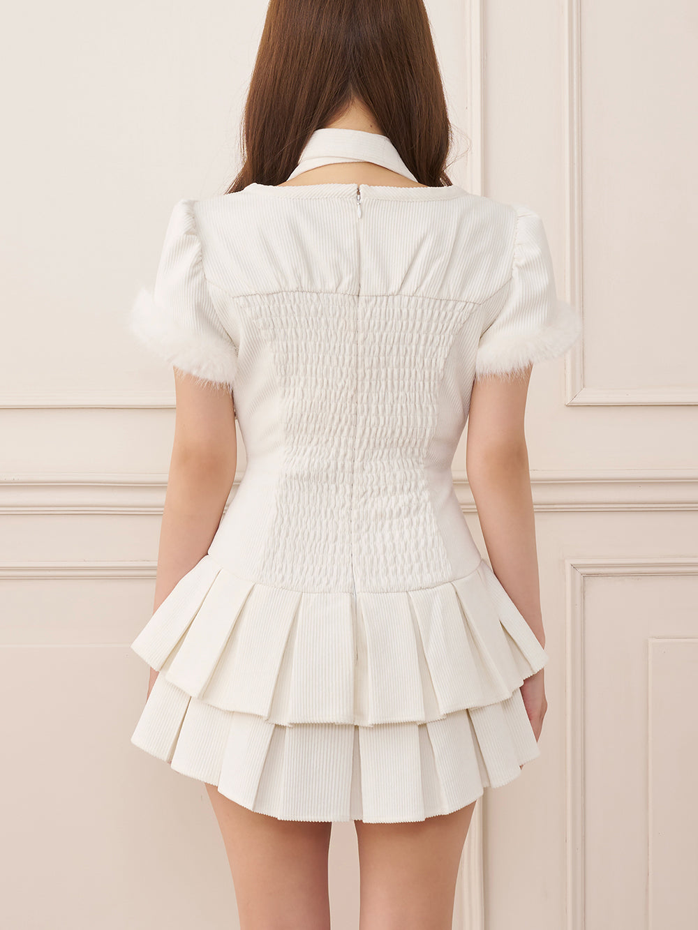 モデル：156cm（着用サイズ：FREE　着用カラー：IVO）