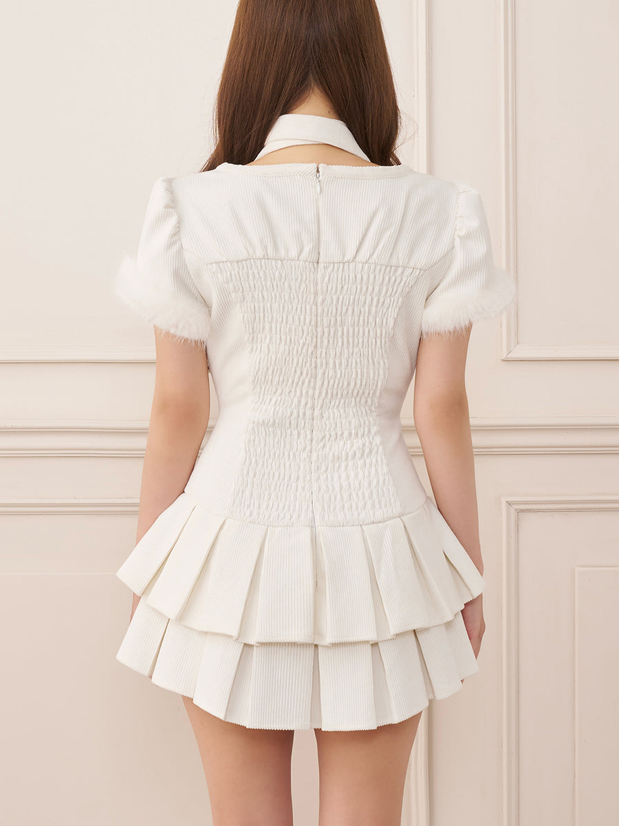 モデル：156cm（着用サイズ：FREE　着用カラー：IVO）