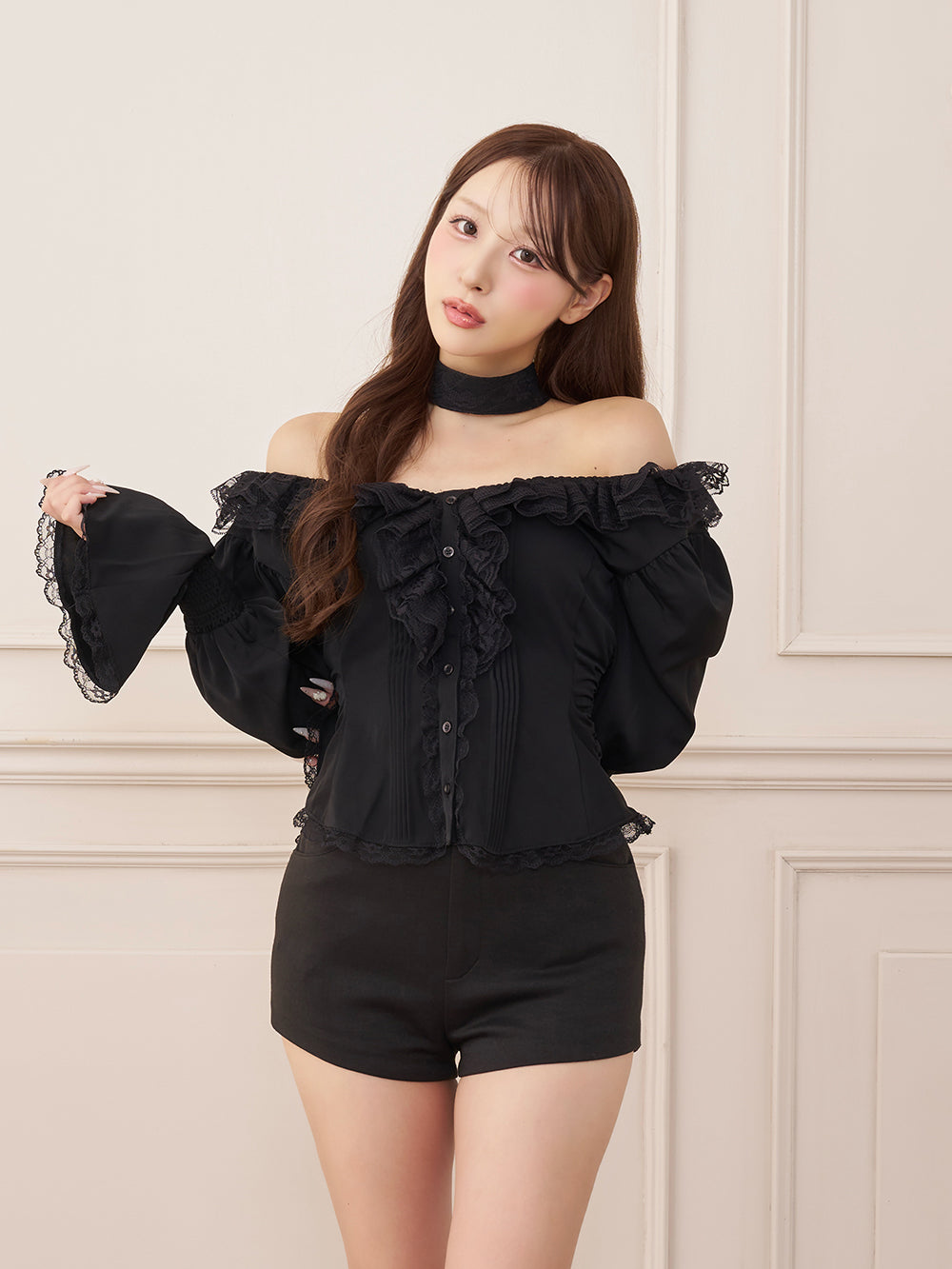 モデル：156cm（着用サイズ：FREE　着用カラー：BLK）