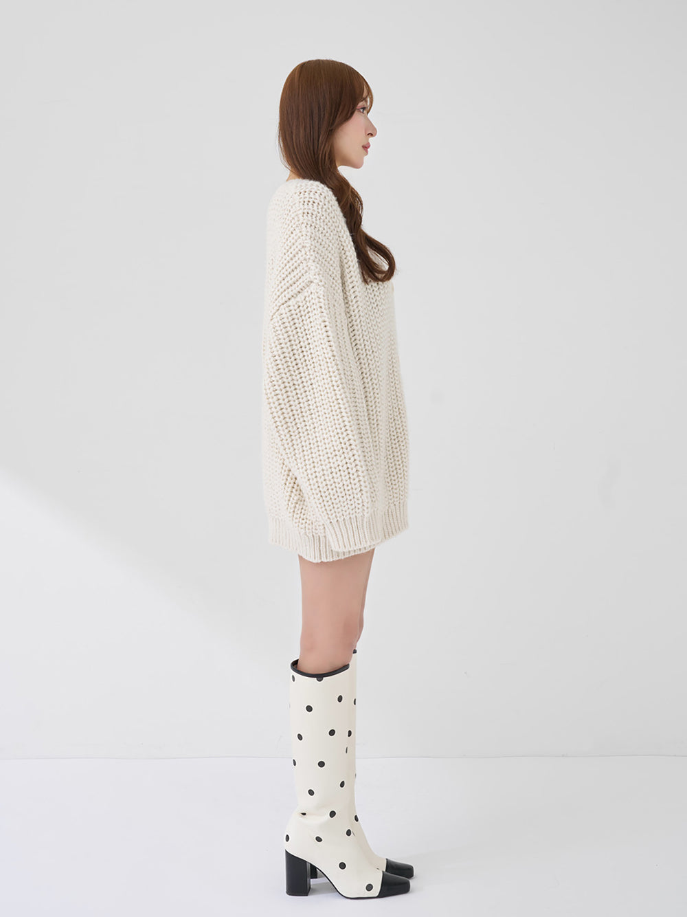 モデル：156cm（着用サイズ：FREE　着用カラー：IVO）