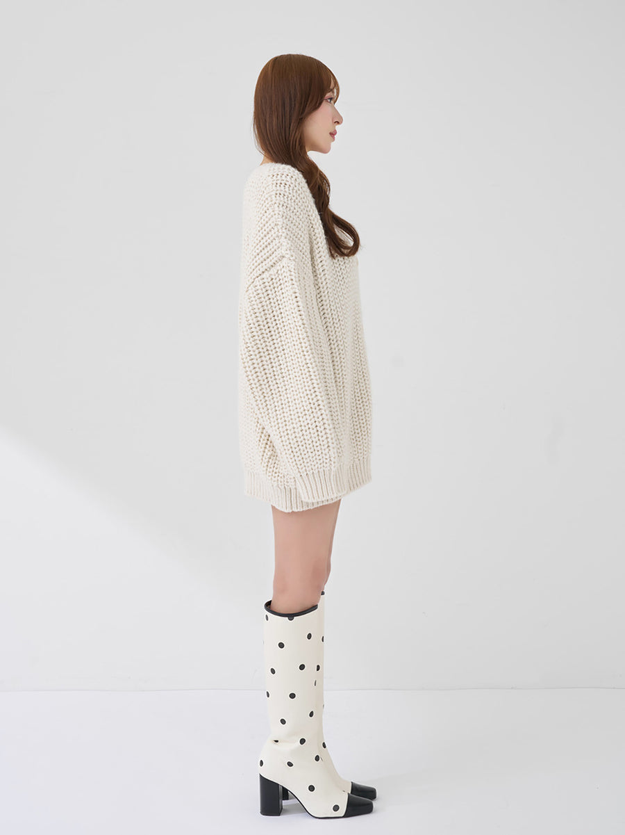 モデル：156cm（着用サイズ：FREE　着用カラー：IVO）