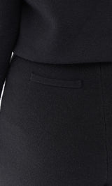 モデル：156cm（着用サイズ：FREE　着用カラー：BLK）