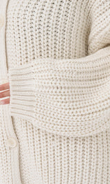 モデル：156cm（着用サイズ：FREE　着用カラー：IVO）