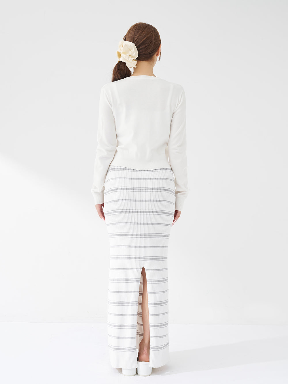 モデル：156cm（着用サイズ：FREE　着用カラー：WHT）