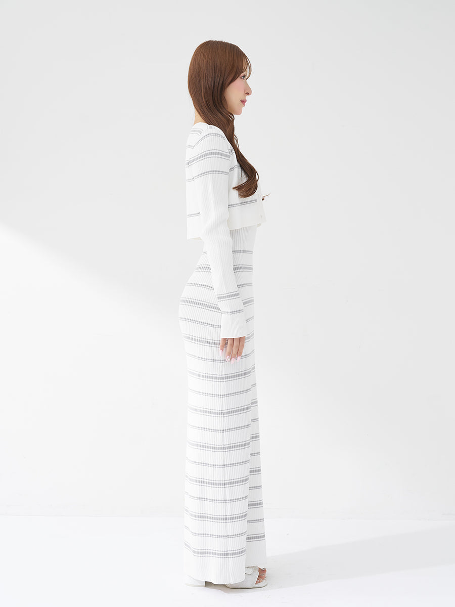 モデル：156cm（着用サイズ：FREE　着用カラー：WHT）