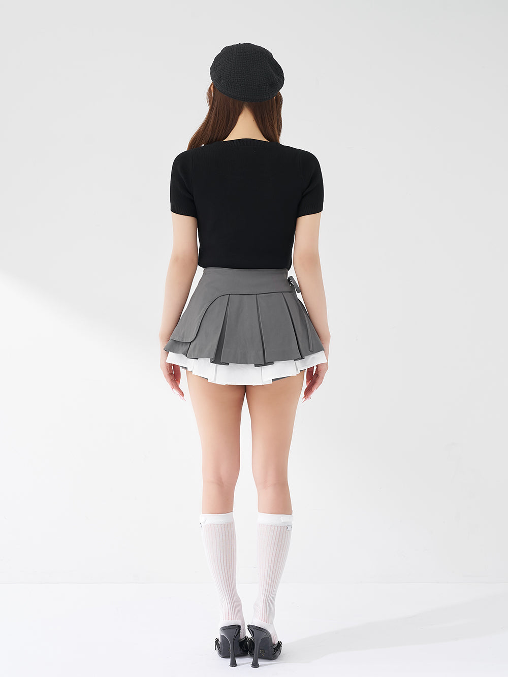 モデル：156cm（着用サイズ：FREE　着用カラー：BLK）