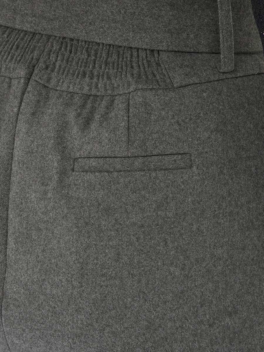 モデル：156cm（着用サイズ：FREE　着用カラー：GRY）