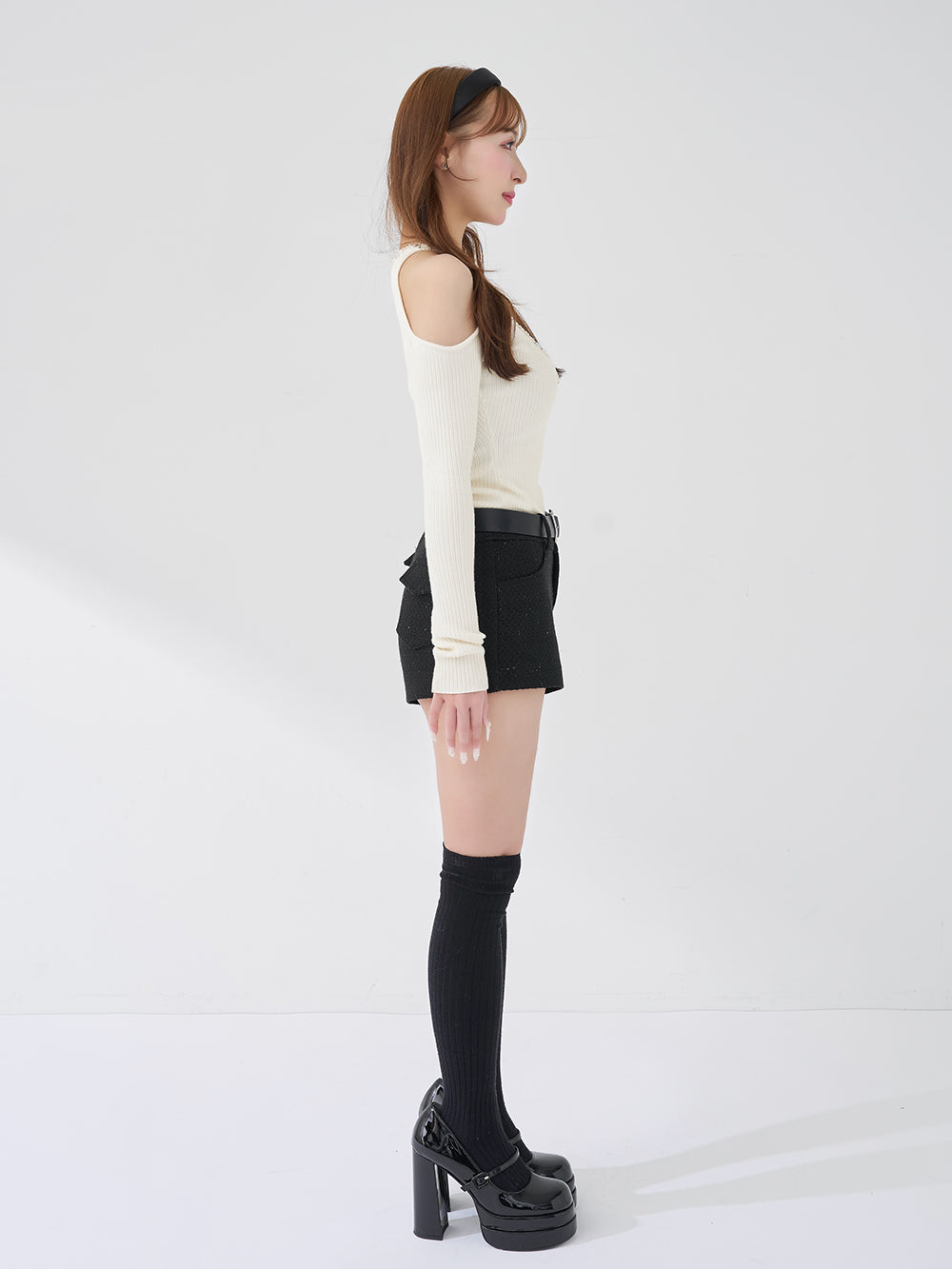モデル：156cm（着用サイズ：FREE　着用カラー：IVO）