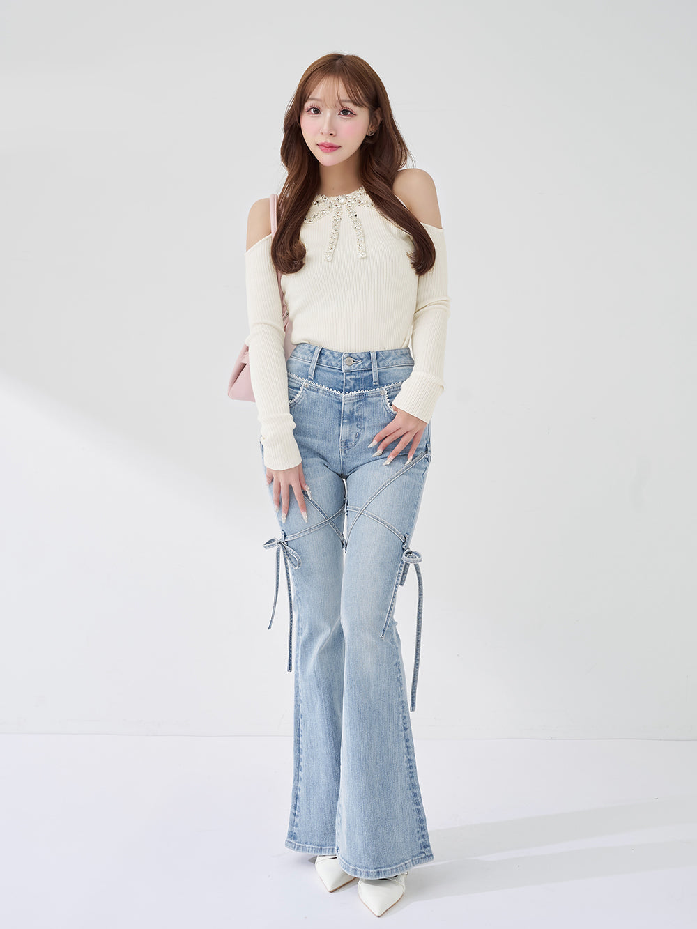 モデル：156cm（着用サイズ：FREE　着用カラー：IVO）