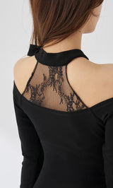 モデル：156cm（着用サイズ：FREE　着用カラー：BLK）
