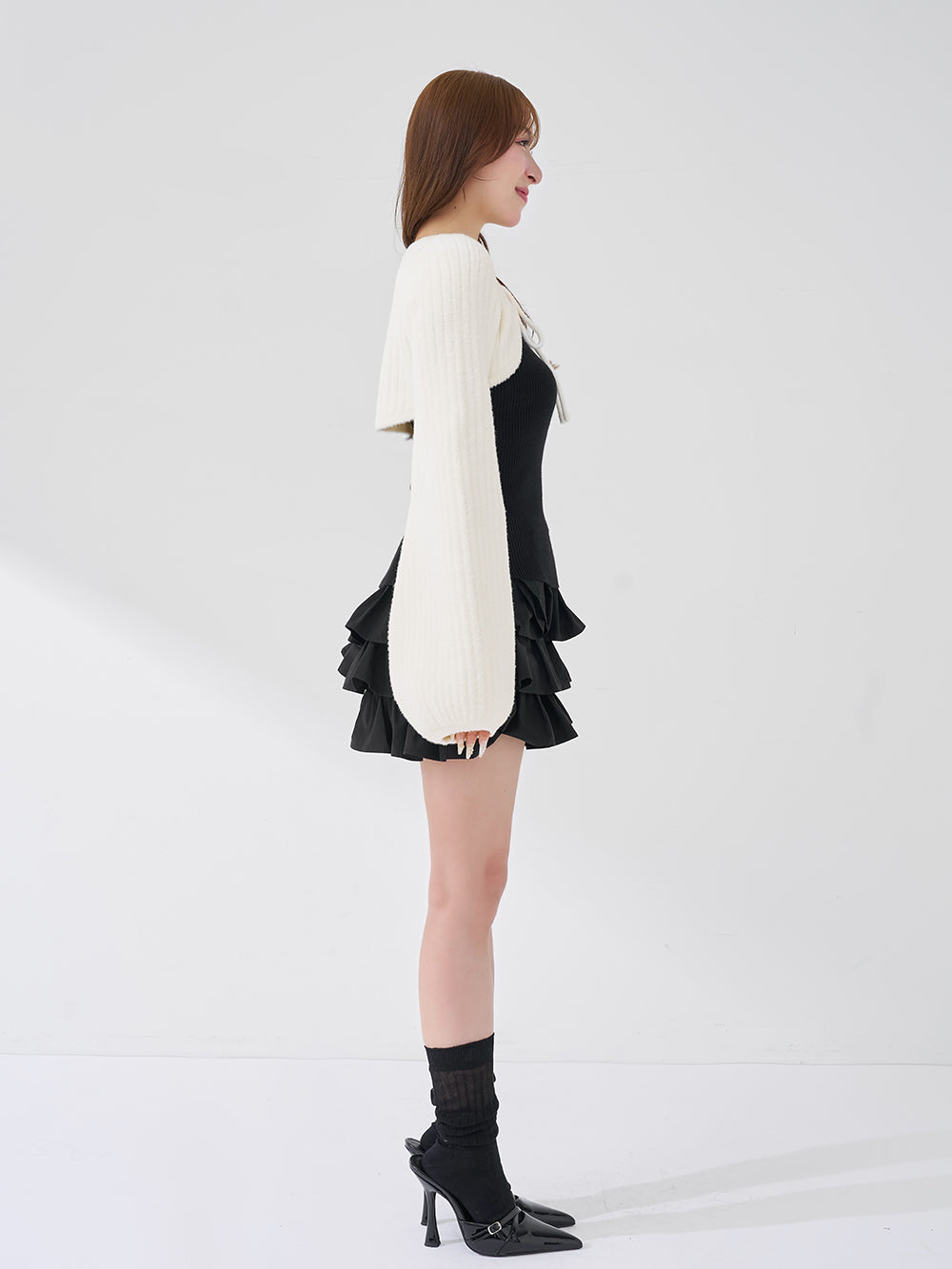 モデル：156cm（着用サイズ：FREE　着用カラー：BLK）