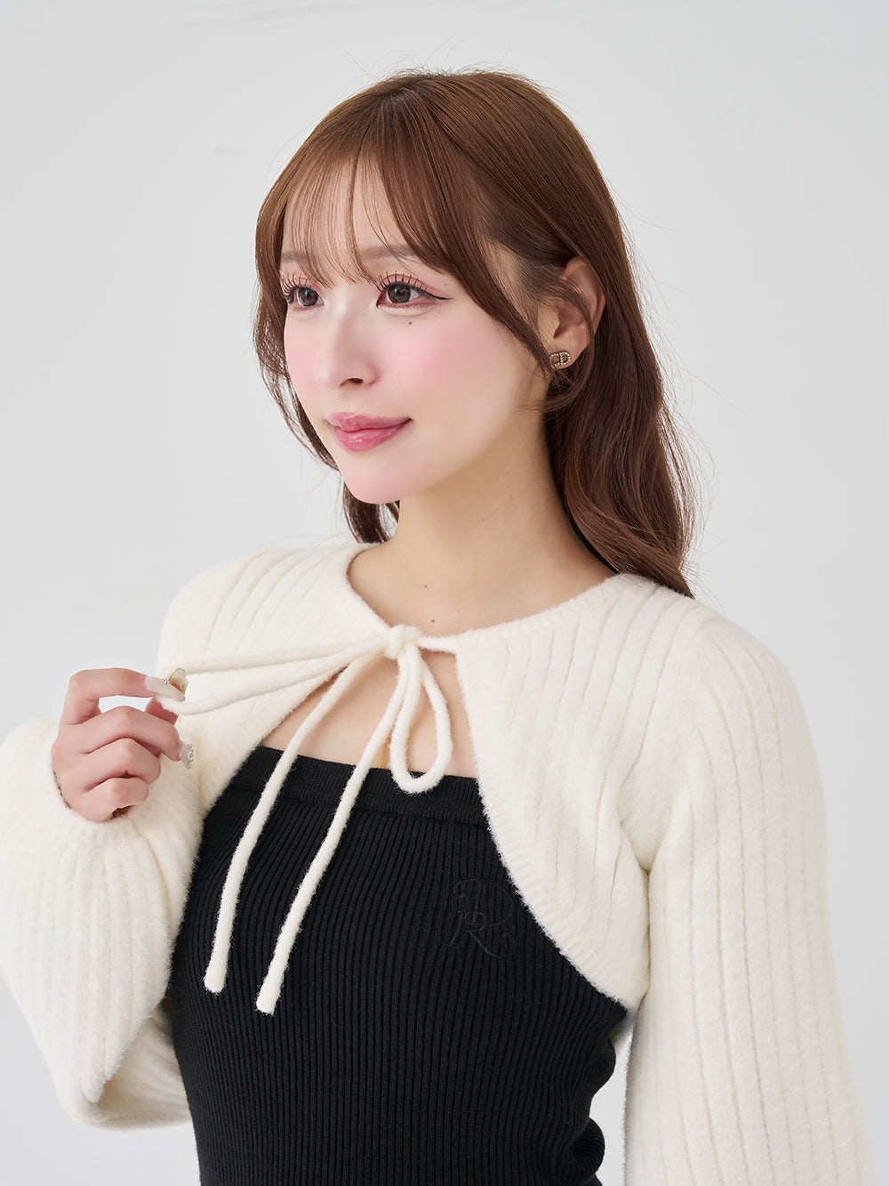 モデル：156cm（着用サイズ：FREE　着用カラー：BLK）