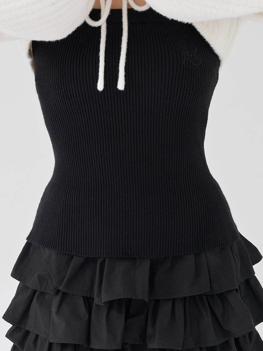 モデル：156cm（着用サイズ：FREE　着用カラー：BLK）