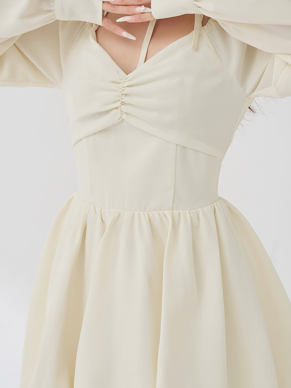 モデル：156cm（着用サイズ：FREE　着用カラー：IVO）