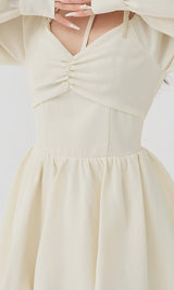 モデル：156cm（着用サイズ：FREE　着用カラー：IVO）